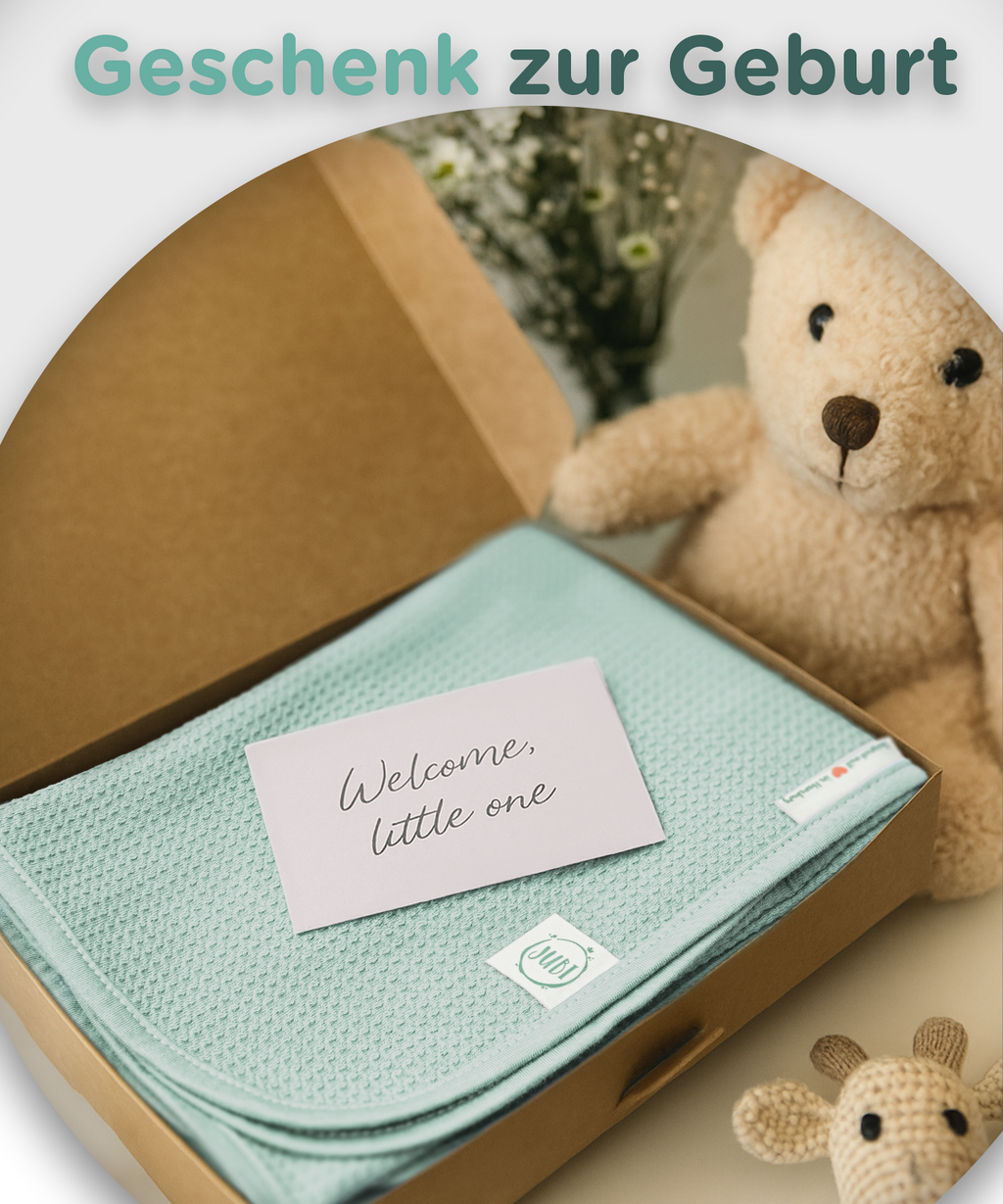 Babydecke als Geschenk zur Geburt mint jubi