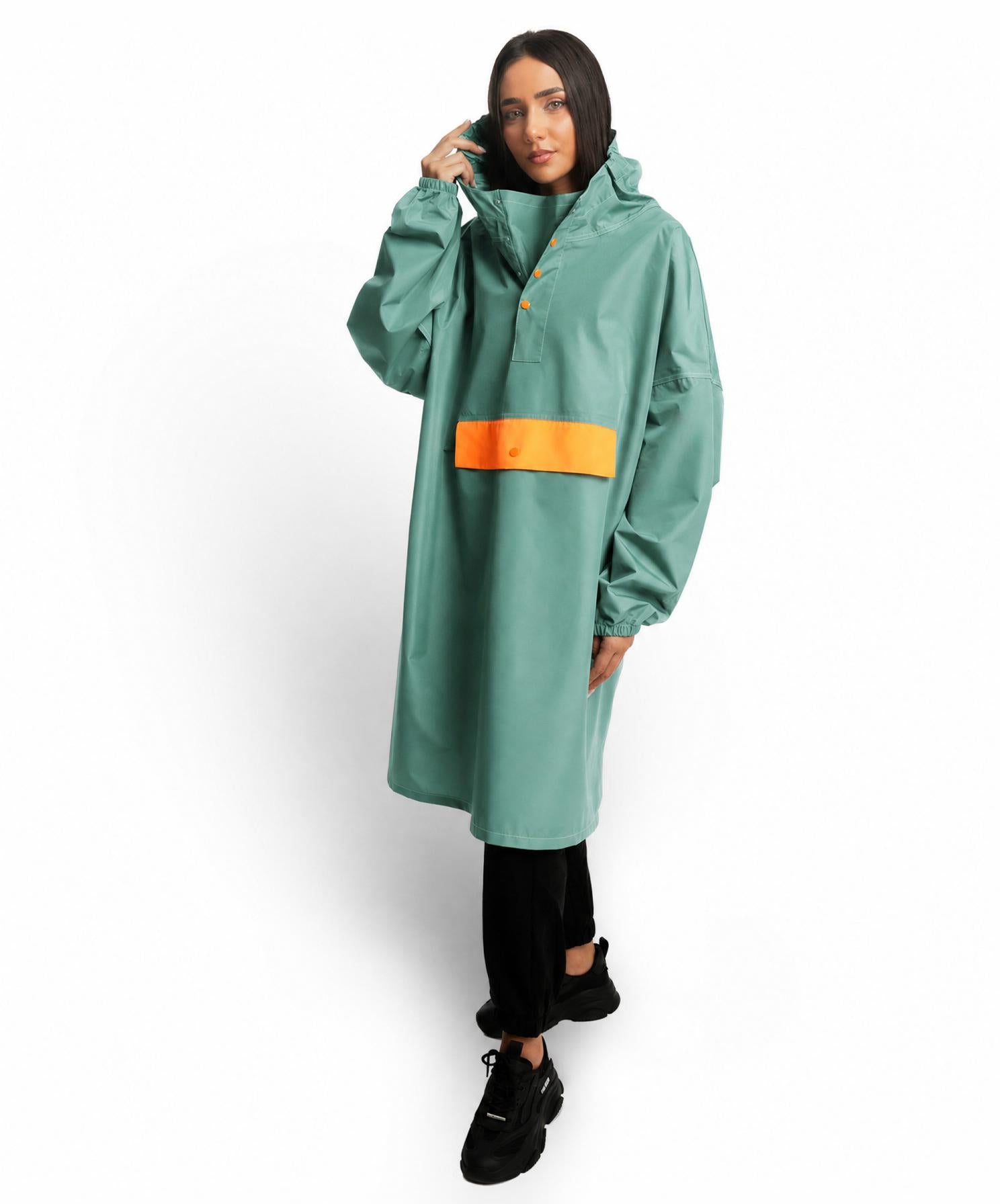 Regenponcho Damen aus recycled Polyester